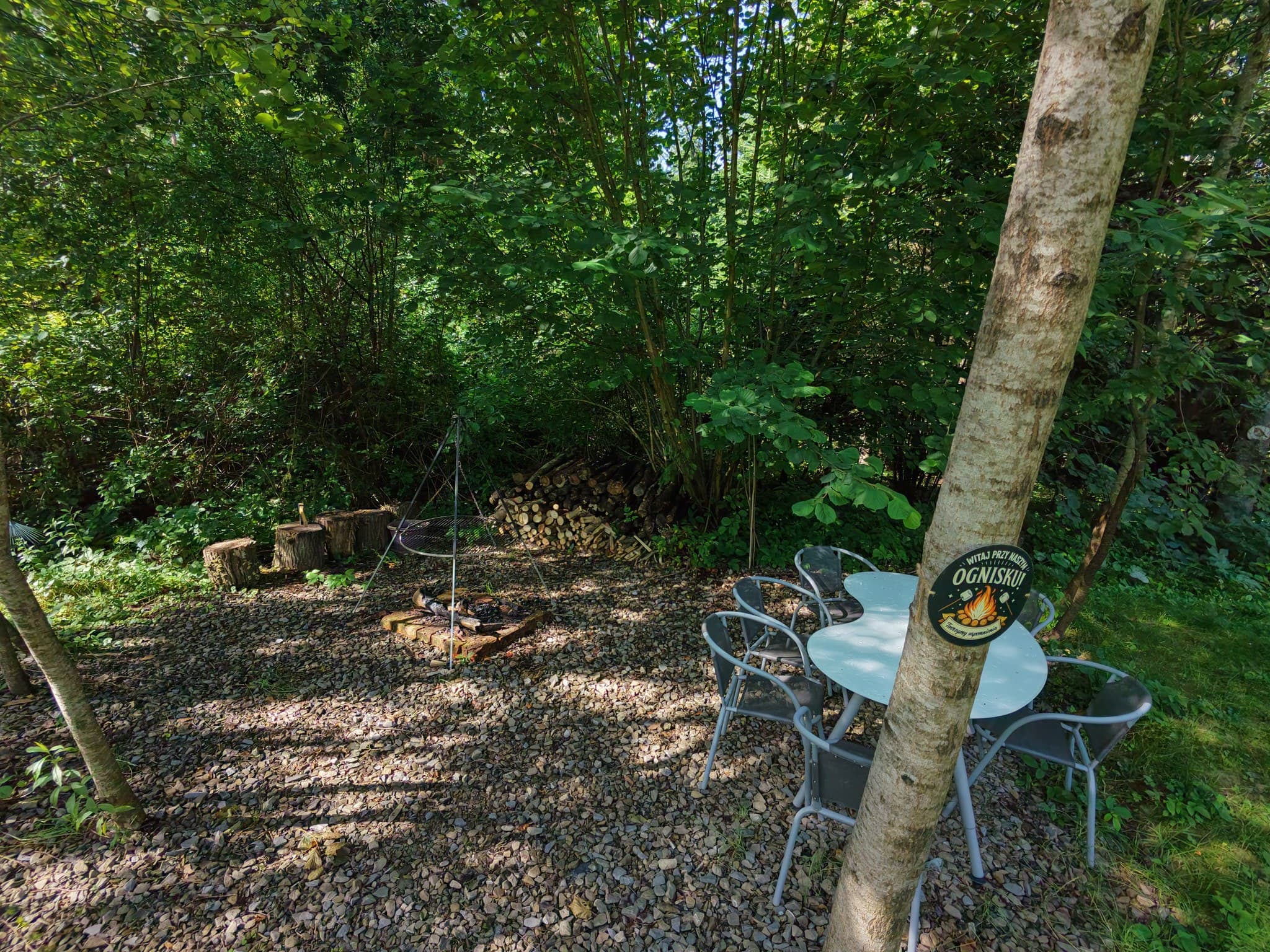 Ostoja Szumilas Kąśna Górna – Kopuła i Teren (4) | Glamping kopuła z jacuzzi w lesie