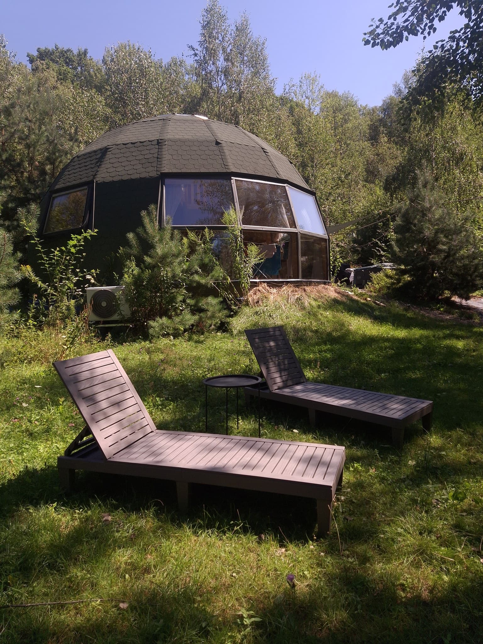 Ostoja Szumilas Kąśna Górna – Kopuła i Teren (3) | Glamping kopuła z jacuzzi w lesie